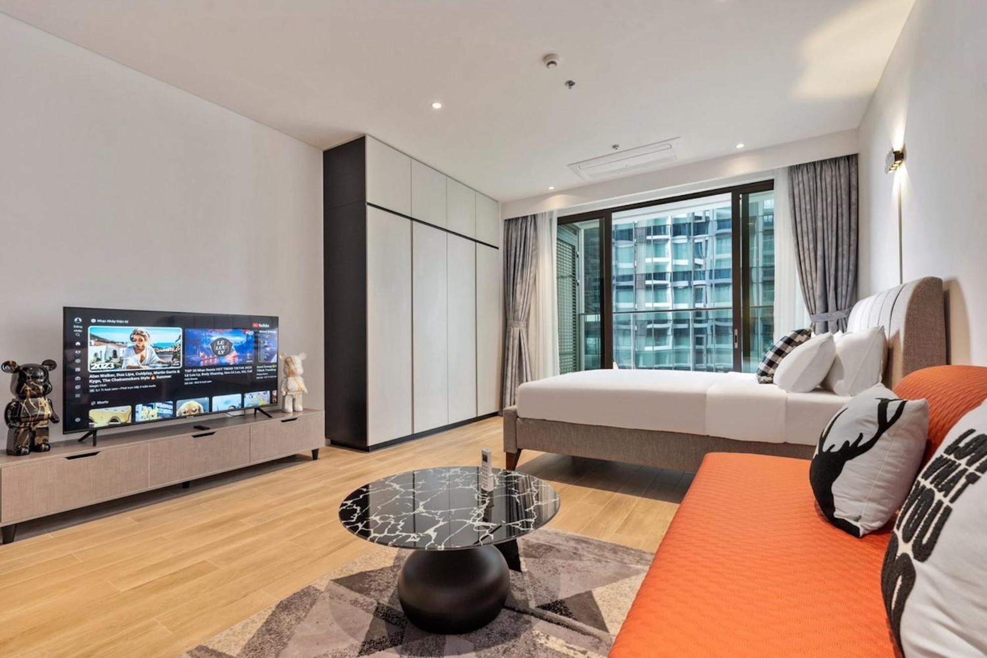 The Metropole -Complex "Opera, Crest, Galleria " -Free Pool-Gym-Sauna Room-Yoga Room Πόλη Χο Τσι Μινχ Εξωτερικό φωτογραφία